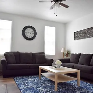 Stunning Big Near Downtown North Shore & Holiday home Pittsburgh