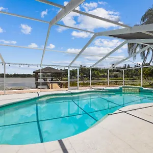 House Westchase Area. Heated Pool Waterfront! Holiday home
