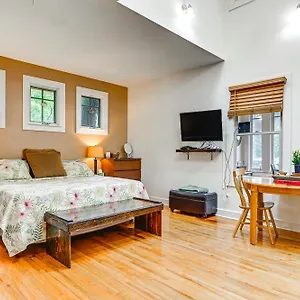 Cozy Studio - Walk To Riverfront Parks! Apartment
