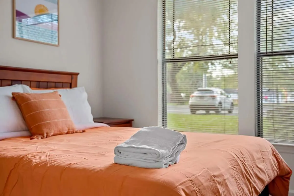 Apartment Budget Friendly Sleeps 8 Discounts Available Tampa