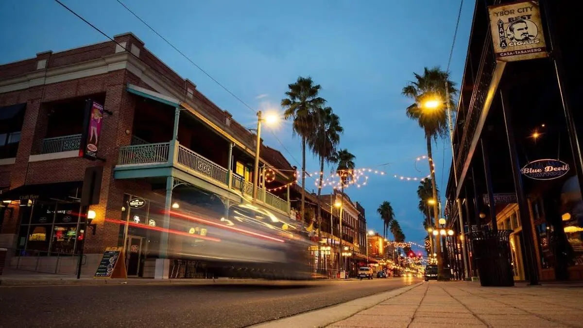 Apartment Budget Friendly Sleeps 8 Discounts Available Tampa United States