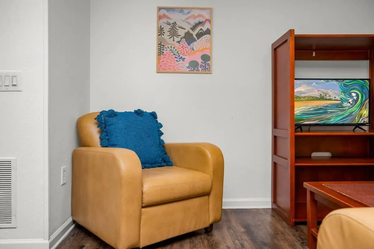 Budget Friendly Sleeps 8 Discounts Available Tampa Apartment