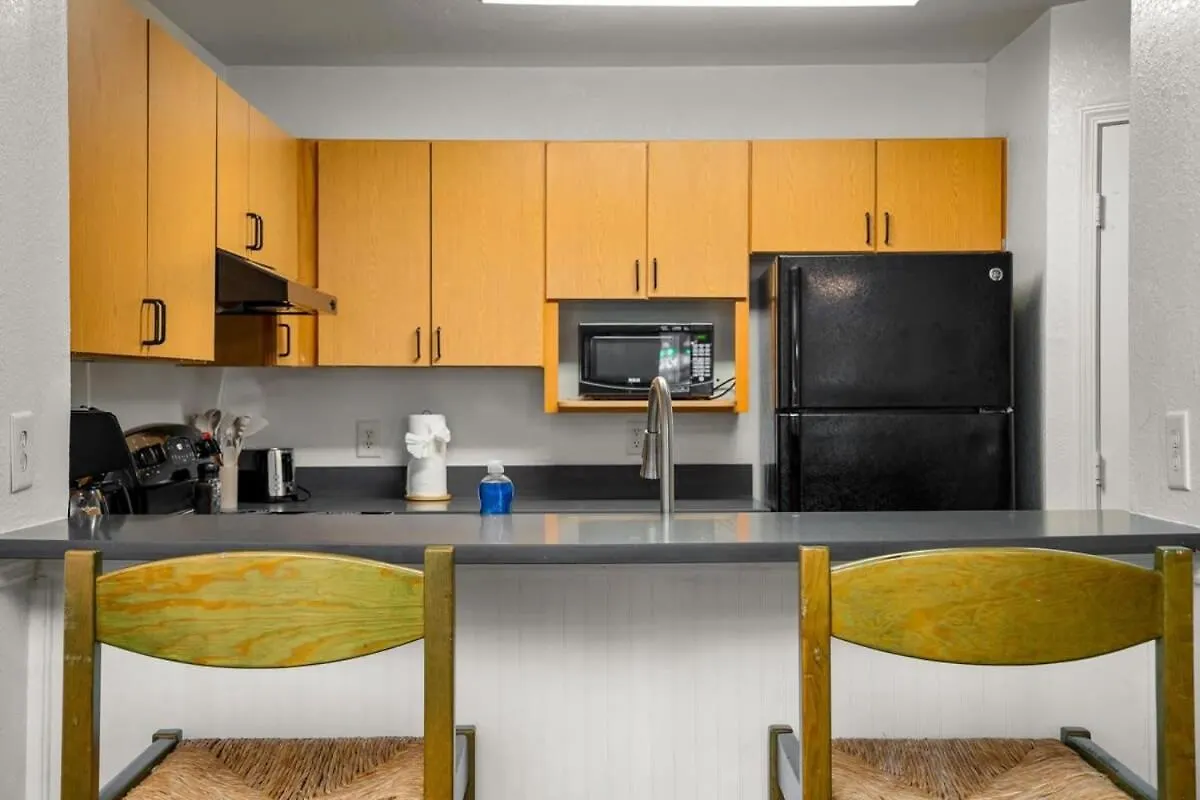 Budget Friendly Sleeps 8 Discounts Available Tampa 0*,