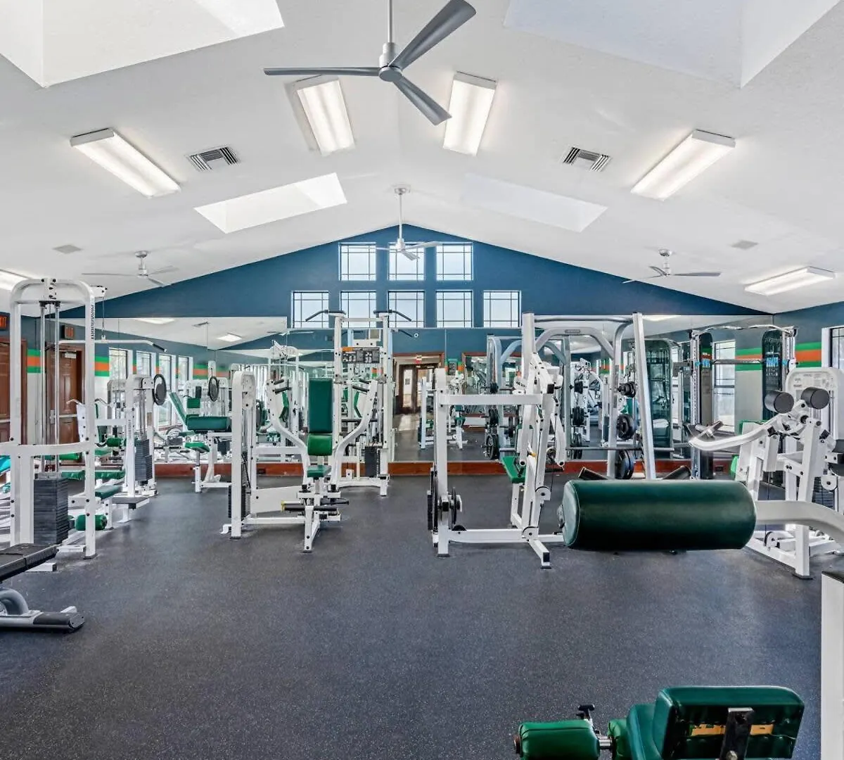 Apartment Budget Friendly Sleeps 8 Discounts Available Tampa