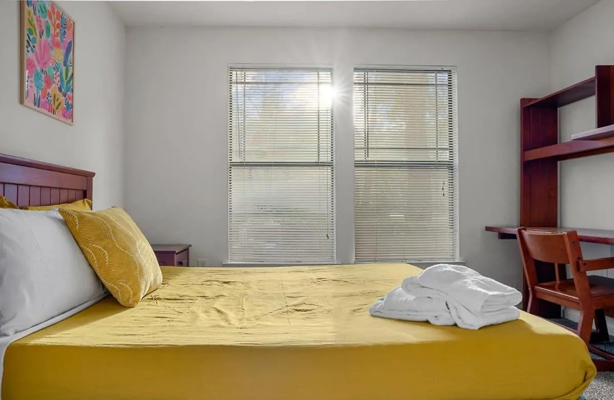 Budget Friendly Sleeps 8 Discounts Available Tampa Apartment